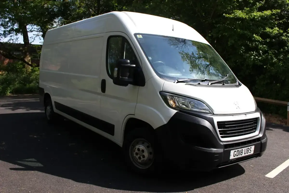 Second-hand Peugeot Boxer 2018 Alb Van