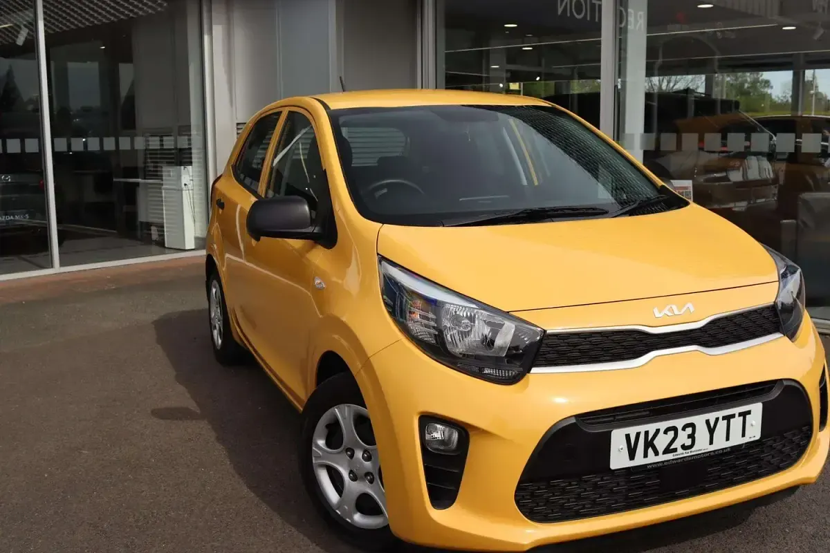 Used Kia Picanto 66 HP (48 kW) 2023 Honey bee Hatchback
