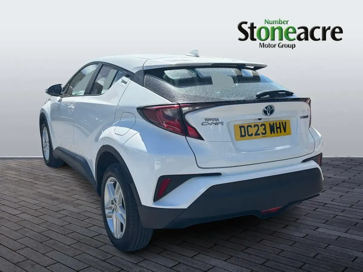 Used Toyota C-HR 122 HP (89 kW) 2023 White SUV