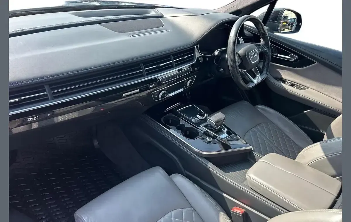Used Audi Q7 Advanced 281 HP (206 kW) 2019 Blue SUV