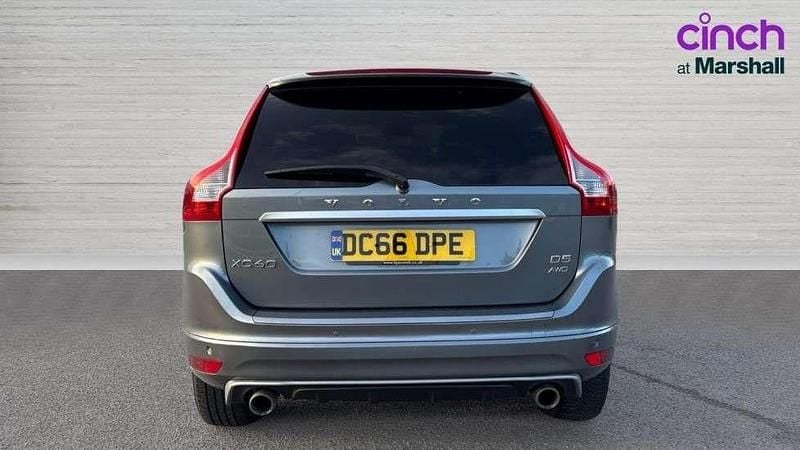 Used Volvo XC60 R-Design 220 HP (161 kW) 2017 Grey SUV