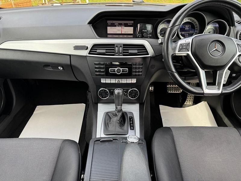 Begagnad Mercedes C220 AMG 2013 Svart Sedan