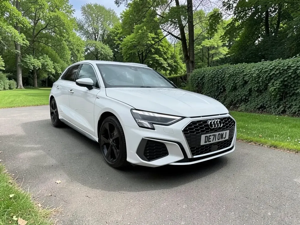 Used Audi A3 S-Line 150 HP (110 kW) 2021 White Sedan