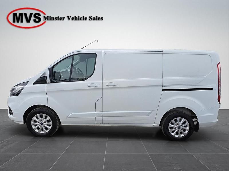 Used Ford Transit Custom Limited 130 HP (95 kW) 2021 White Van
