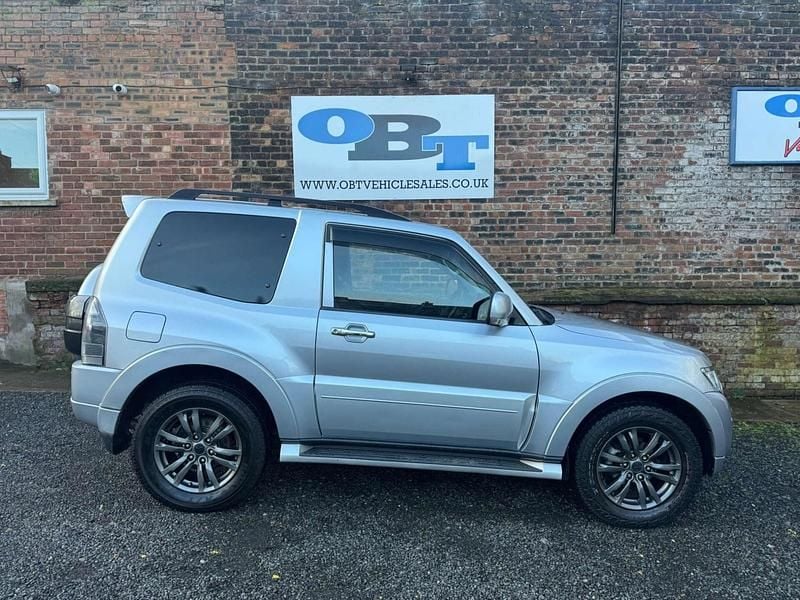 Used Mitsubishi Shogun Warrior 2015 Silver SUV