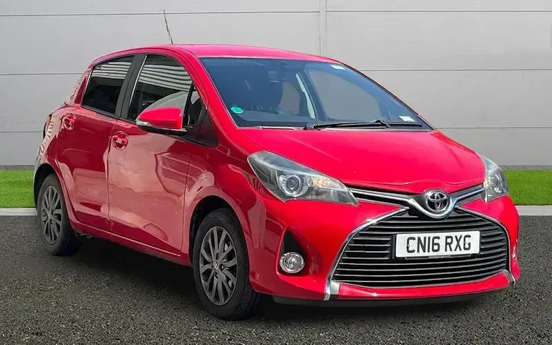 Used Toyota Yaris 99 HP (72 kW) 2016 Hatchback