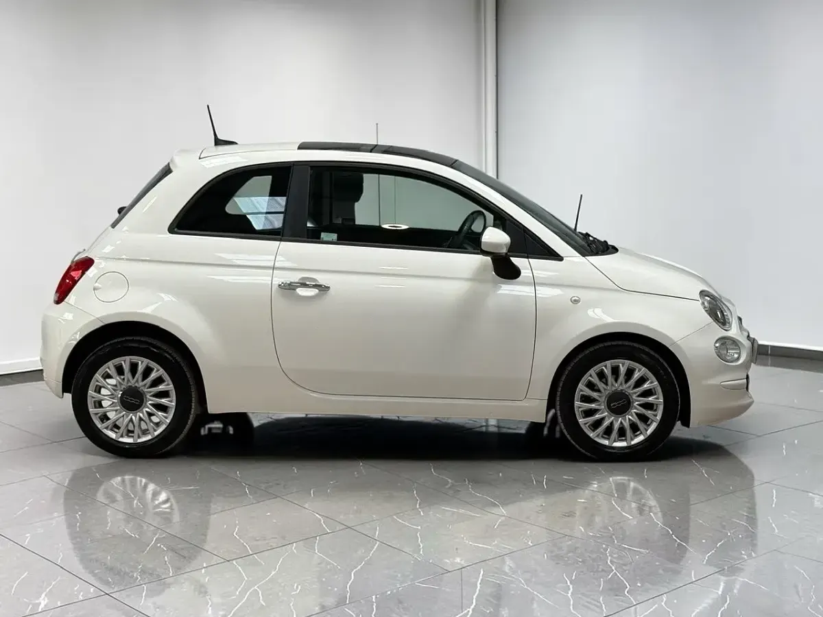 Used Fiat 500 Lounge 70 HP (51 kW) 2021 White Hatchback