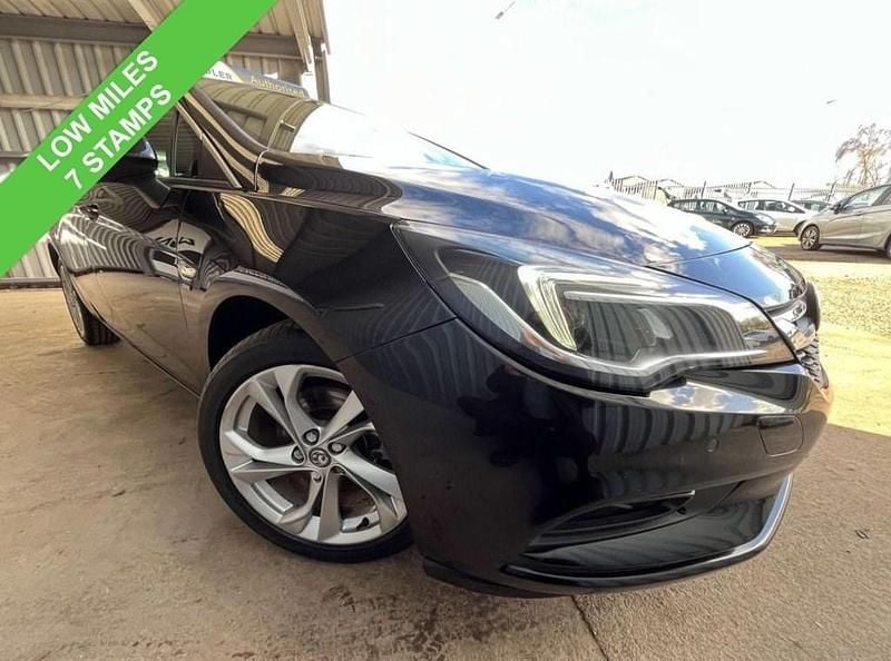 Used Vauxhall Astra SRi 136 HP (100 kW) 2015 Black Hatchback
