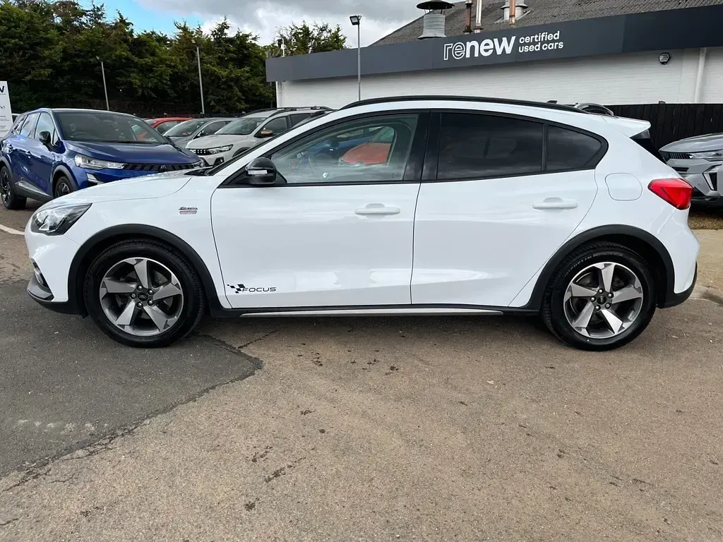 Used Ford Focus Active 2020 White Hatchback