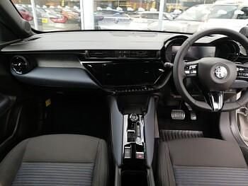 Used Alfa Romeo GT Junior 136 HP (100 kW) 2025 Beige Hatchback
