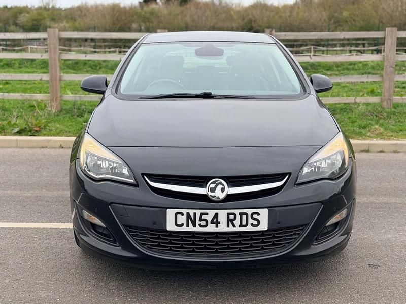 Used Vauxhall Astra Elite 115 HP (84 kW) 2014 Black Hatchback