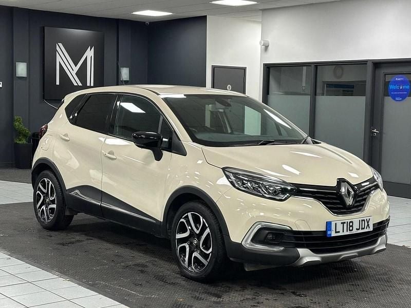 White Used 2018 Renault Captur Dynamique SUV | £10,700 (Fair price) - Image 1/4