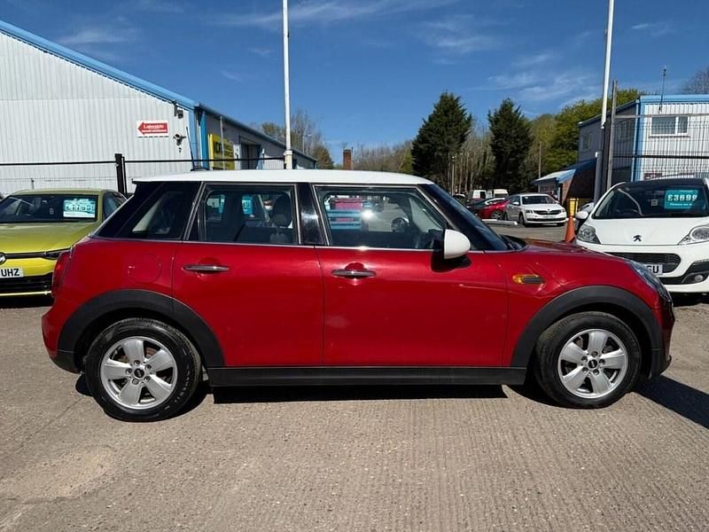 Usado Mini Cooper D Hatch 116 HP (85 kW) 2015 Vermelho Citadino