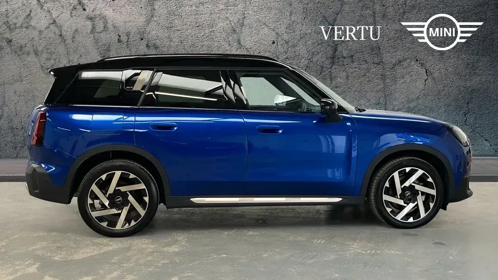 Begagnad Mini Countryman Exclusive 218 HK (160 kW) 2024 Blå SUV