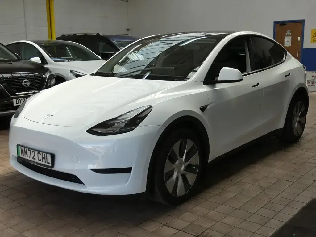 Used Tesla Model Y RWD 254 kW (346 HP) 2022 White SUV
