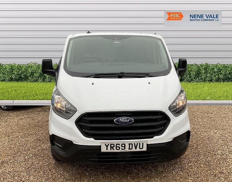 Used Ford Transit Custom S 105 HP (77 kW) 2019 White Van