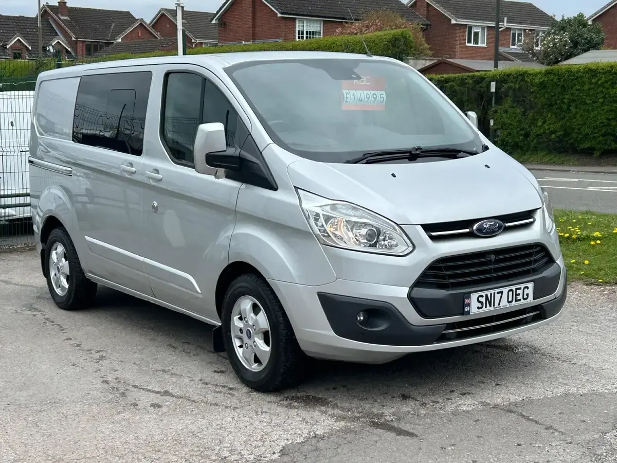 Used Ford Transit Custom Limited 130 HP (95 kW) 2017 Silver Van