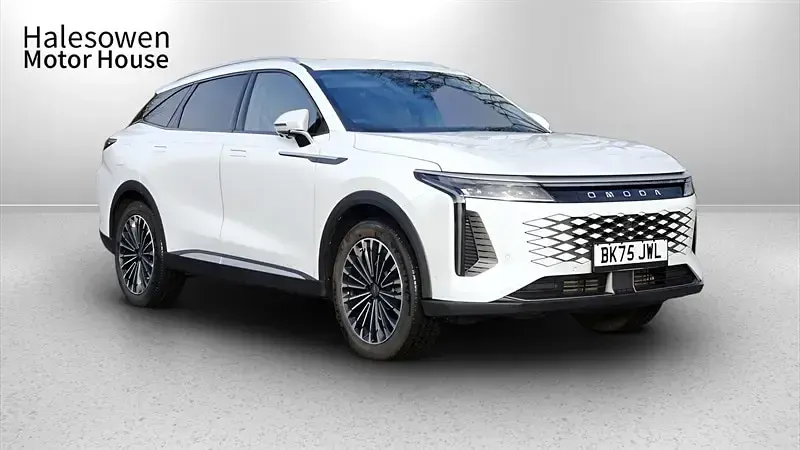 Used Omoda 9 63 HP (46 kW) 2025 White SUV