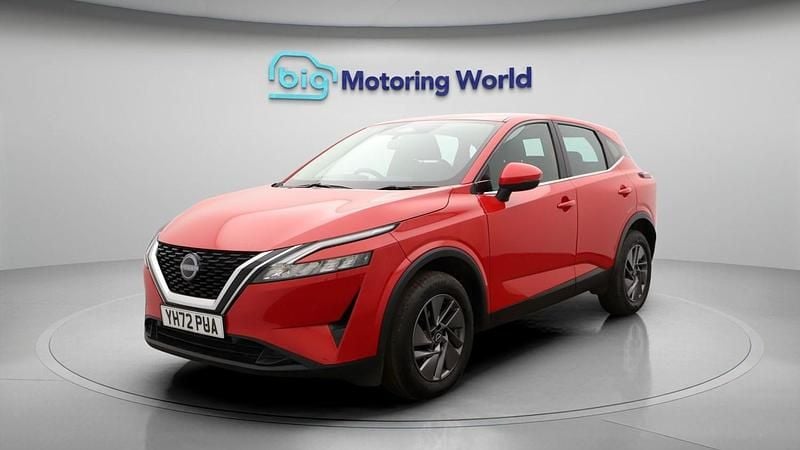 Used Nissan Qashqai Acenta Premium 140 HP (102 kW) 2022 Red SUV