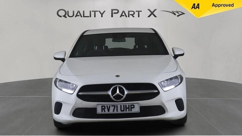 Used Mercedes A180 SE 136 HP (100 kW) 2021 White Hatchback