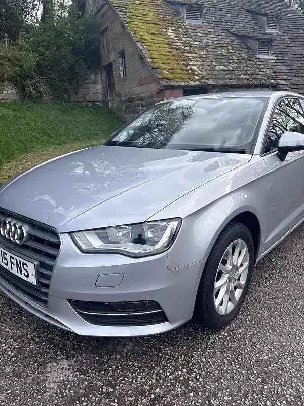 Begagnad Audi A3 110 HK (80 kW) 2015 Silver Halvkombi