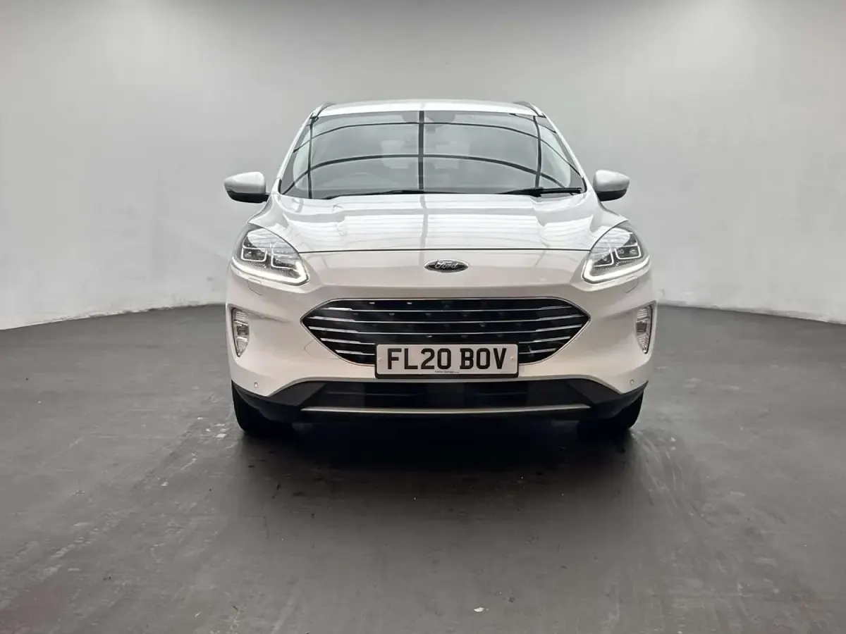 Used Ford Kuga Titanium 120 HP (88 kW) 2020 White SUV
