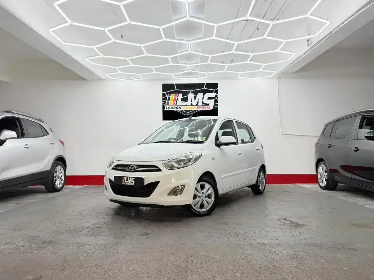 Used Hyundai i10 Style 2011 White Hatchback