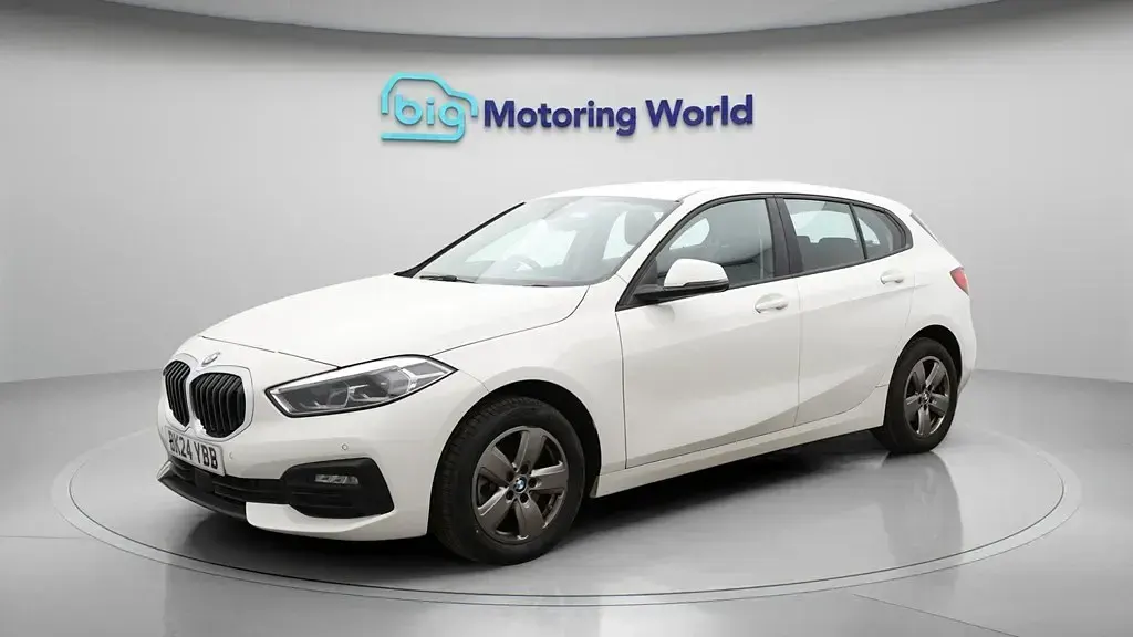 Usado BMW 118 136 HP (100 kW) 2024 Branco Citadino