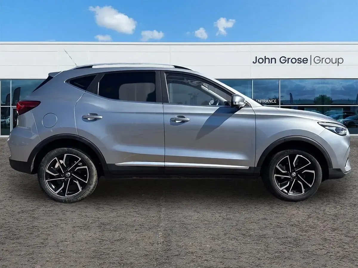 Używany MG ZS Exclusive 2023 Srebrny SUV