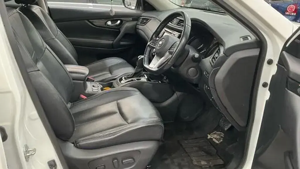 Used Nissan X-Trail S 150 HP (110 kW) 2019 White SUV