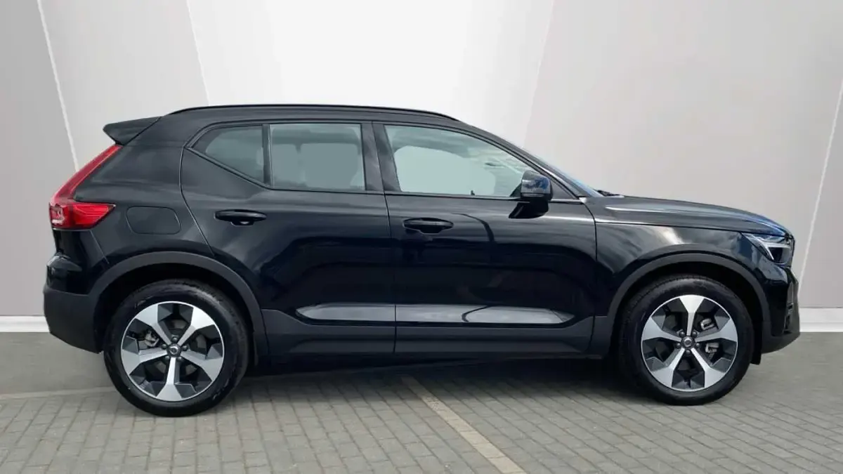 New Volvo XC40 Plus 161 HP (118 kW) 2025 SUV