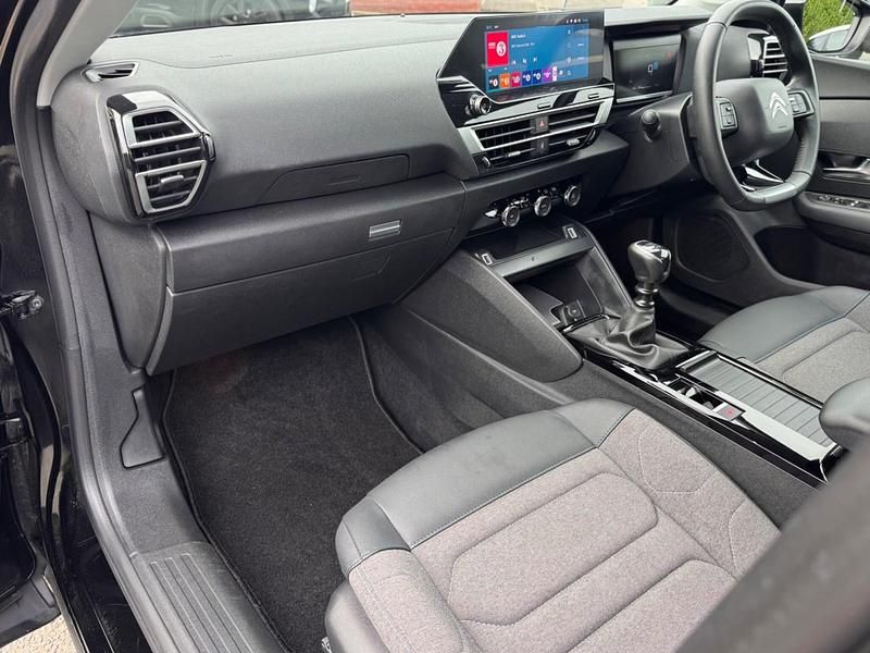 Used Citroën C4 PureTech 127 HP (93 kW) 2024 Black Hatchback