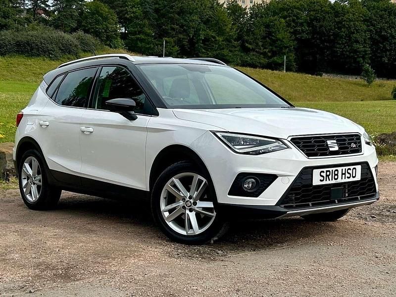 White Used 2018 Seat Arona FR SUV | £9,200 (Fair price) - Image 1/4
