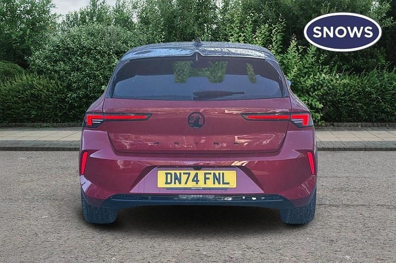 Used Vauxhall Astra Ultimate 128 HP (94 kW) 2024 Red Hatchback