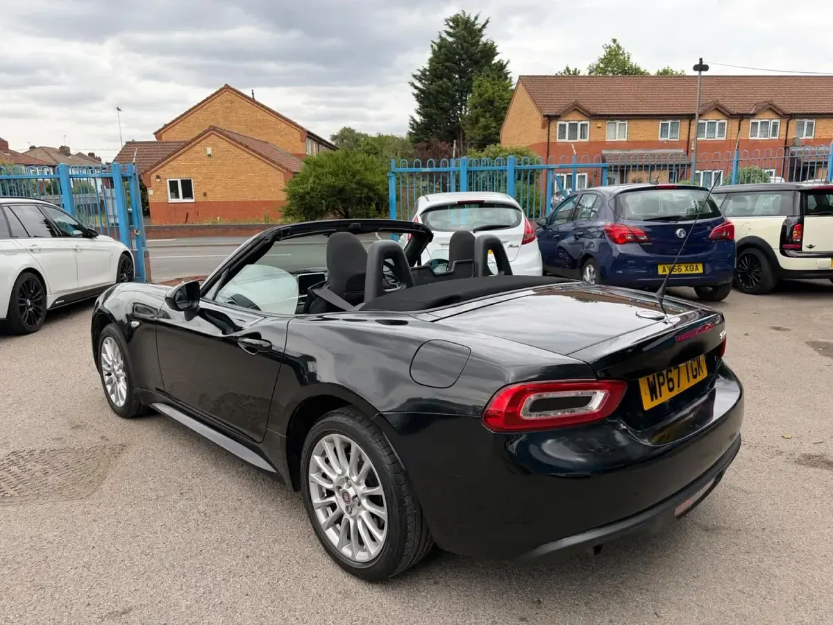 Used Fiat 124 Spider Classica 140 HP (102 kW) 2017 Black Cabriolet