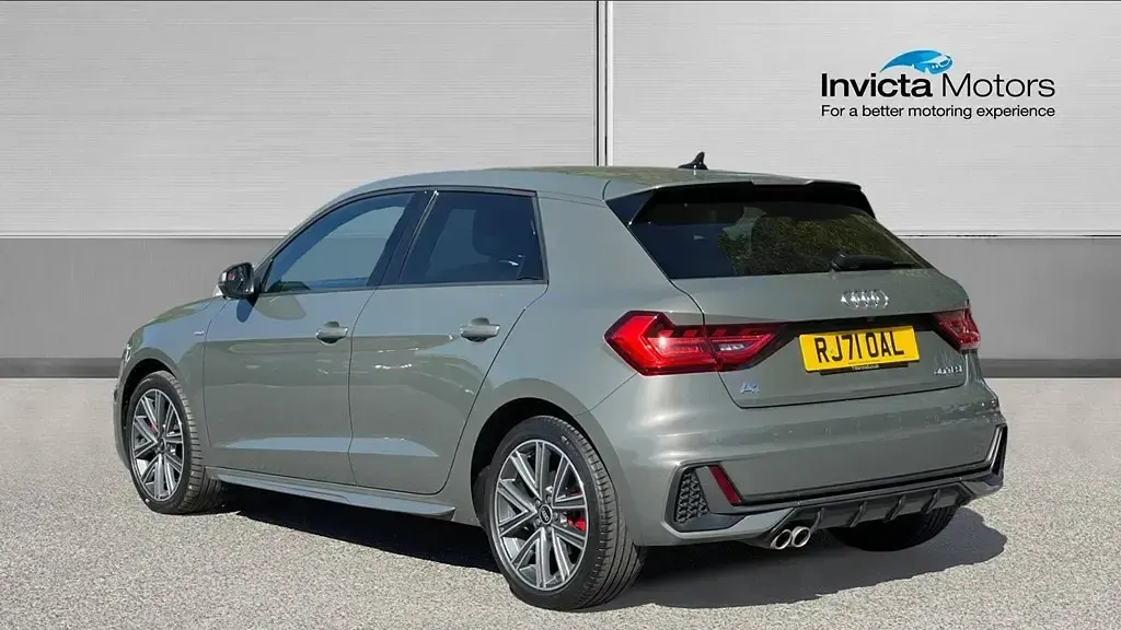 Usado Audi A1 Competition 2022 Cinzento SUV