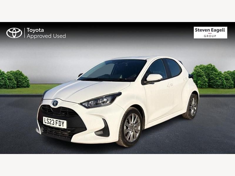 Used Toyota Yaris Hybrid 2023 White Hatchback