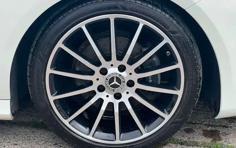Used Mercedes A200 Premium Plus 136 HP (100 kW) 2018 White Hatchback
