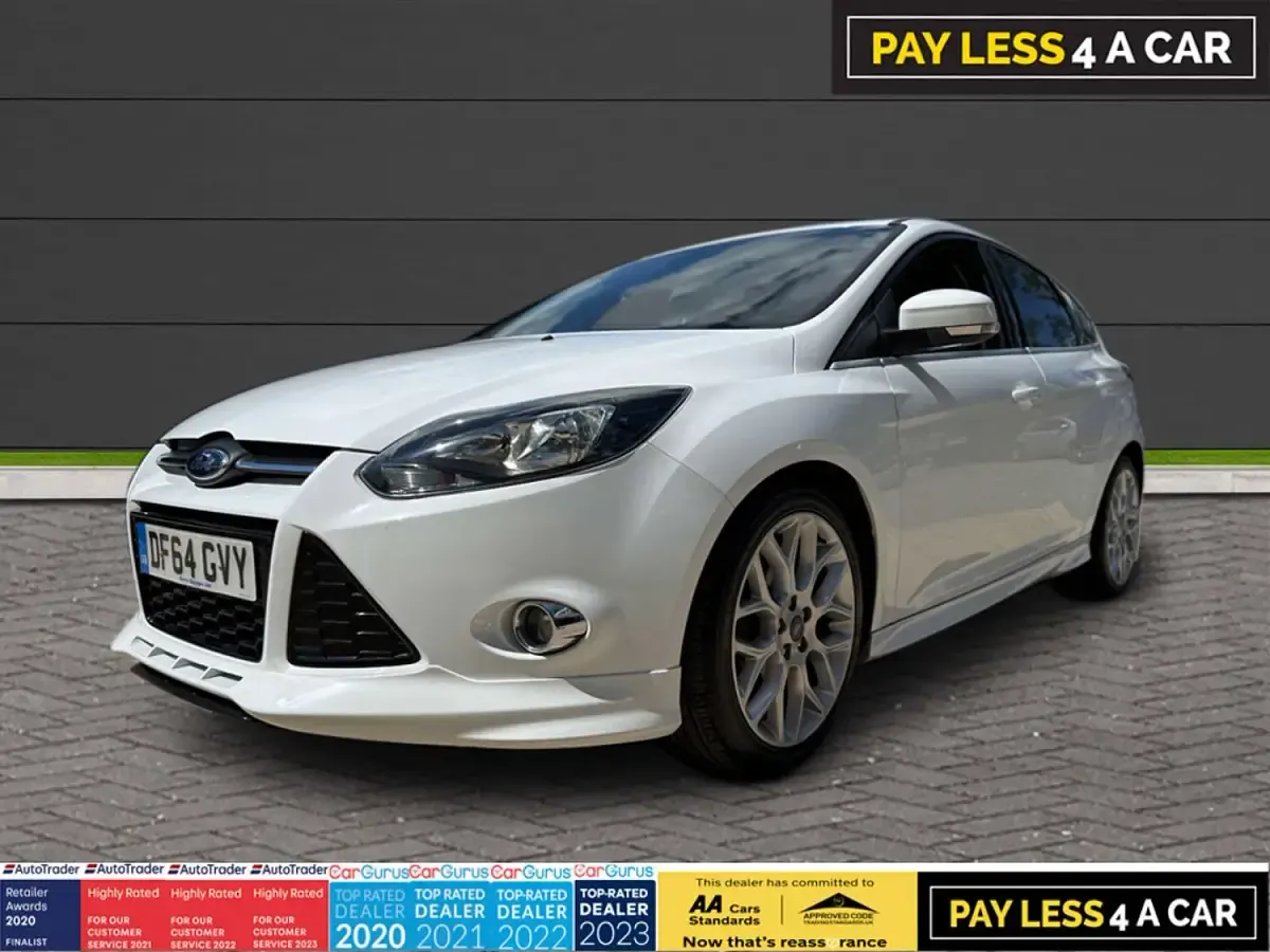Used Ford Focus Zetec 125 HP (91 kW) 2014 White Hatchback