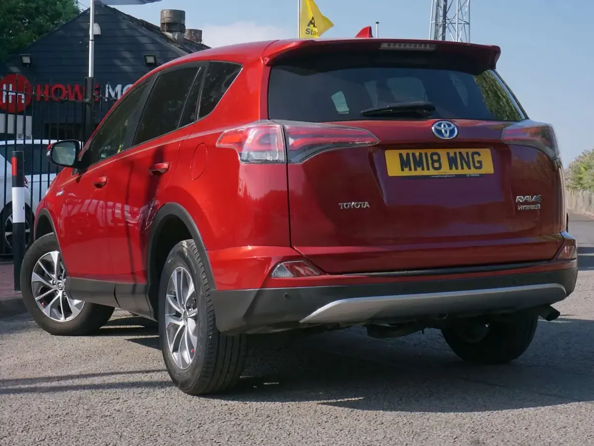 Used Toyota RAV4 Hybrid 197 HP (144 kW) 2018 Red SUV