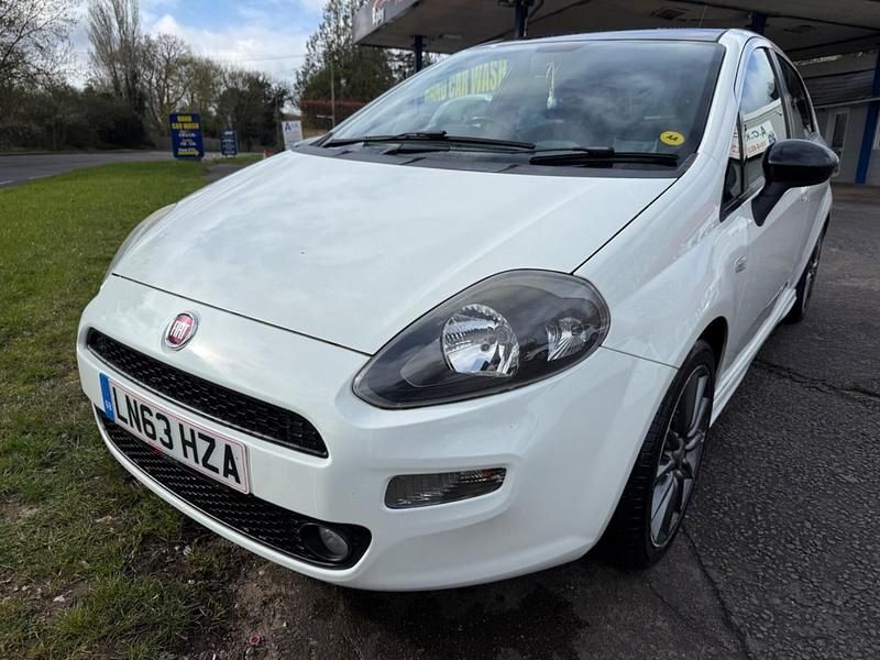Used Fiat Punto S 77 HP (56 kW) 2013 White/black Hatchback