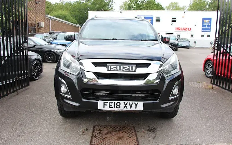 Käytetty Isuzu D-Max 165 HP (121 kW) 2020 Avoauto