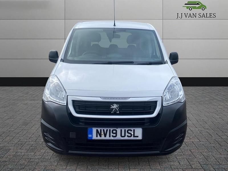 Used Peugeot Partner S 2019 White MPV
