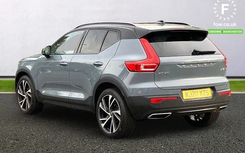 Usado Volvo XC40 R-Design Pro 150 HP (110 kW) 2020 Cinzento SUV
