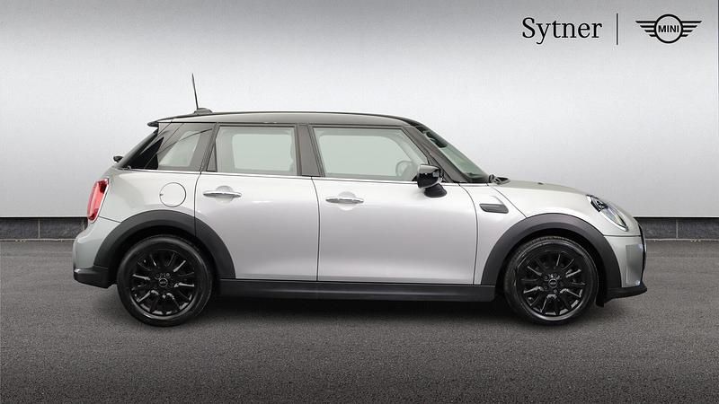 Used Mini Cooper Classic 134 HP (98 kW) 2023 Silver Hatchback