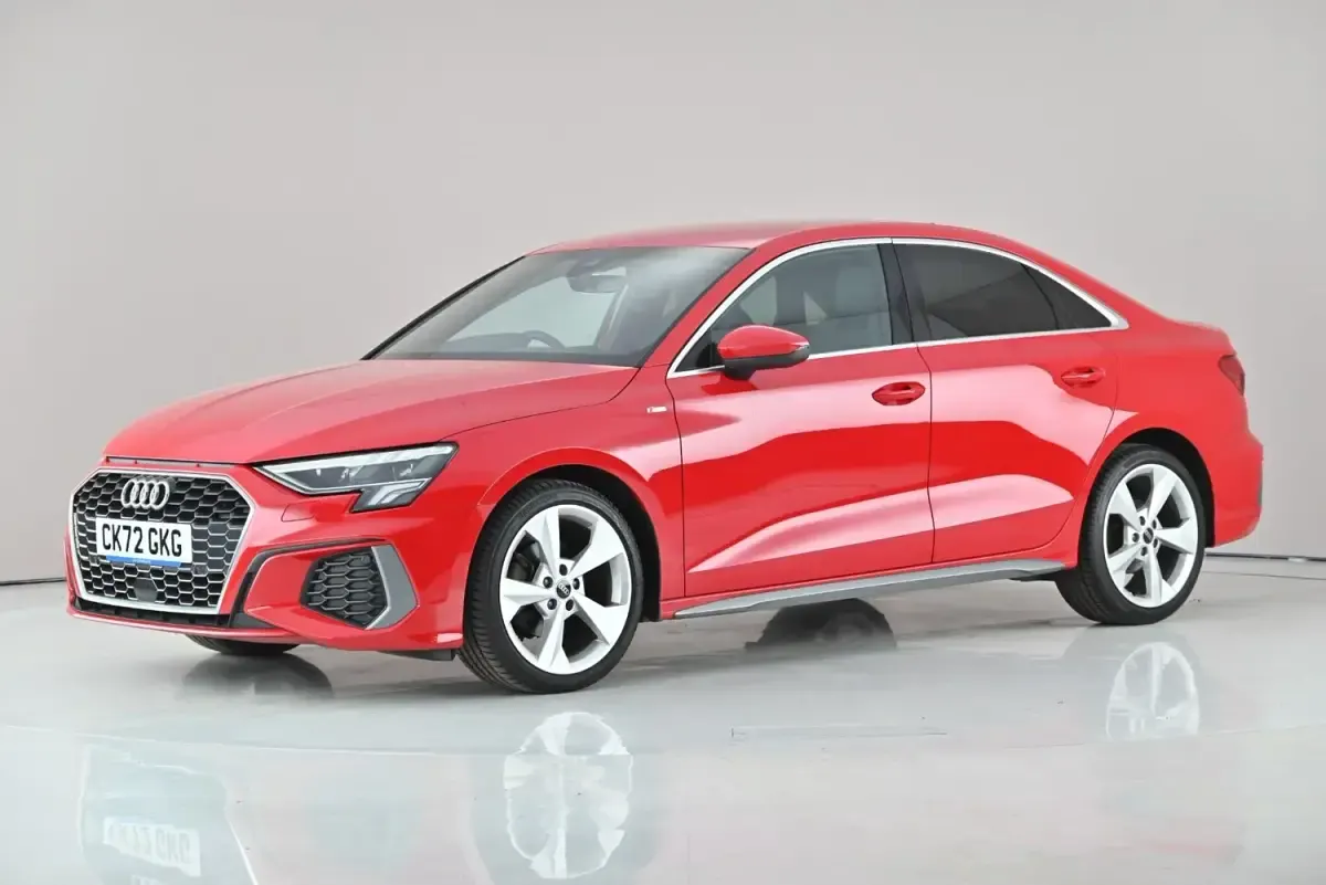 Używany Audi A3 S-Line 2022 Czerwony Sedan/Limuzyna
