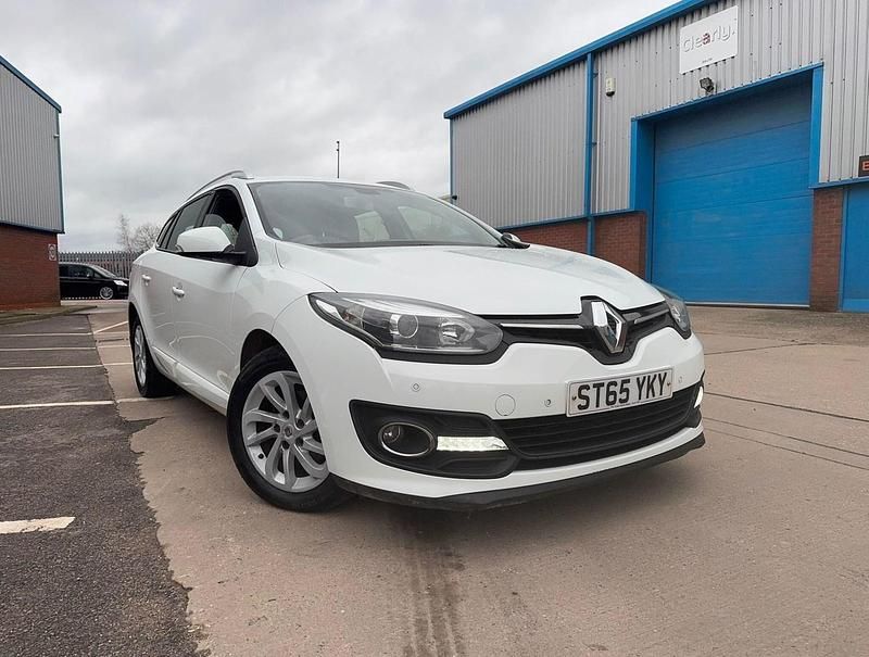 Used Renault Mégane GrandTour Dynamique 110 HP (80 kW) 2016 White Estate