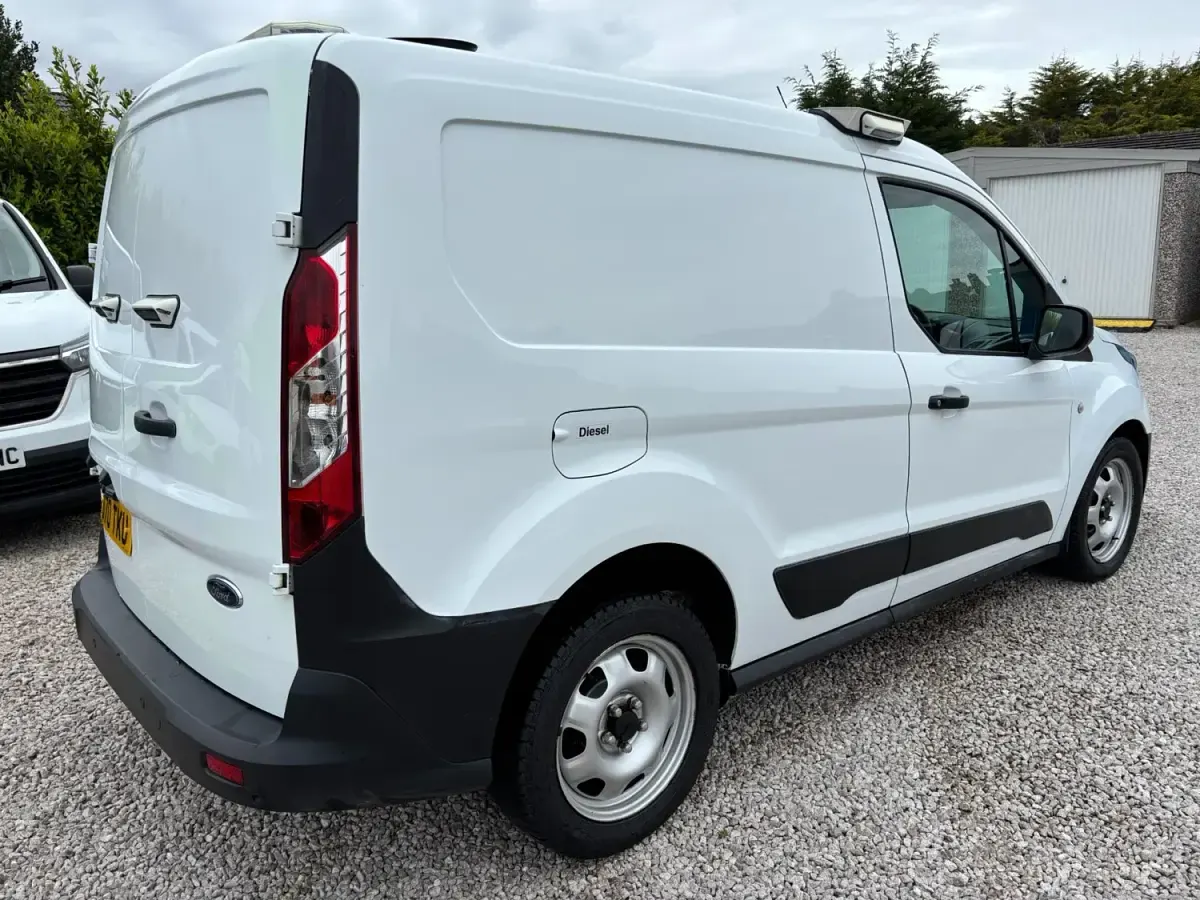 Begagnad Ford Transit Connect 100 HK (73 kW) 2021 Vit Minibuss