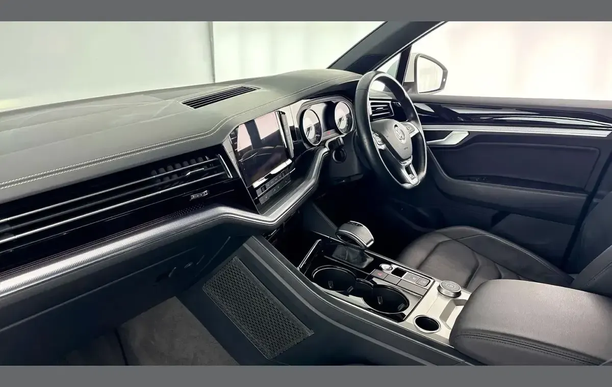Used VW Touareg R-line 286 HP (210 kW) 2019 White SUV