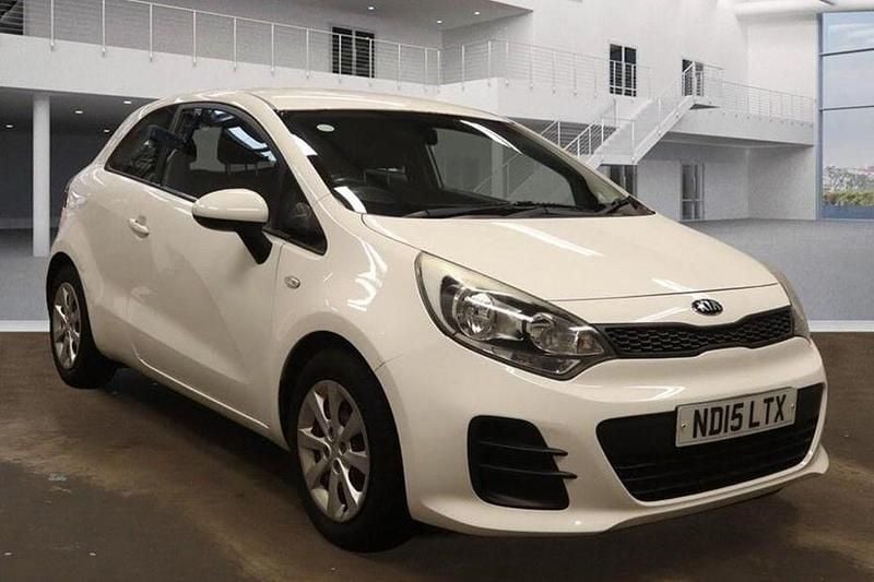 White Used 2015 Kia Rio 2 Hatchback | £3,990 (Good price) - Image 1/1